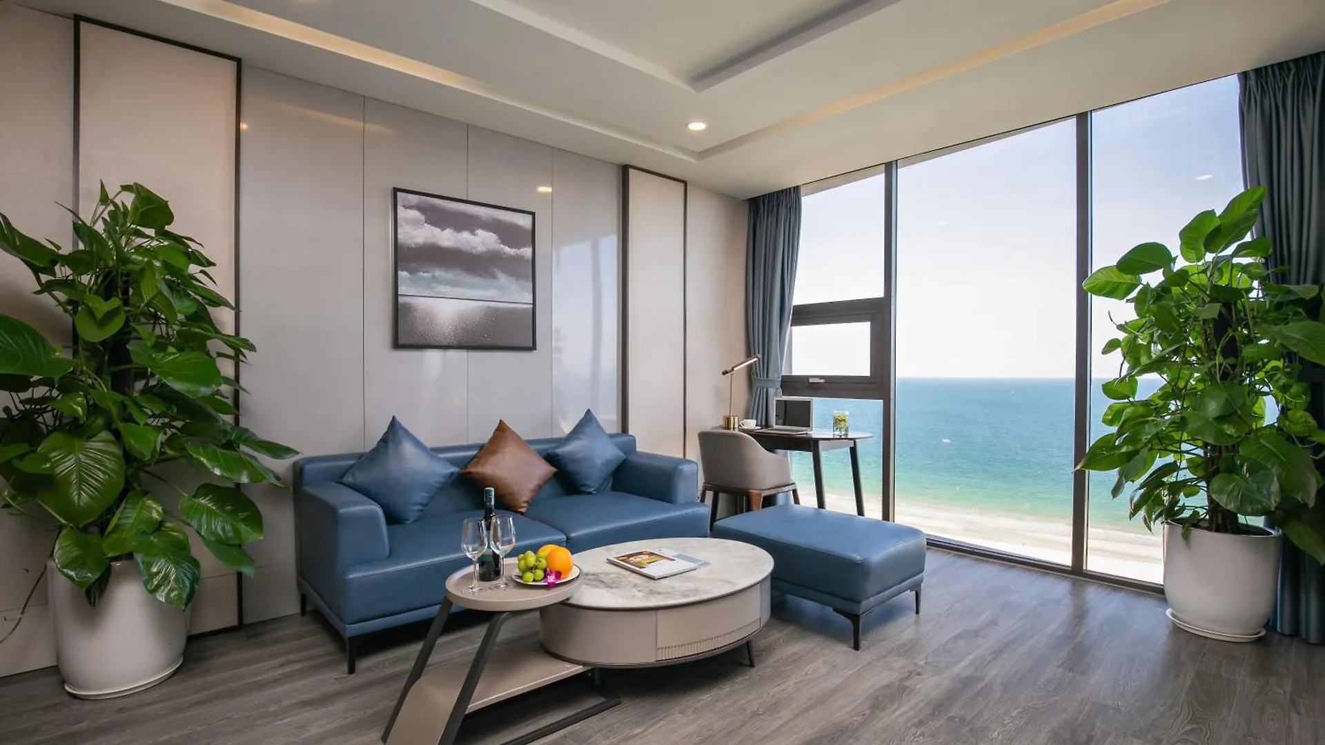 Mangata Beachfront Hotel - Rooftop Bar Sea View Da Nang