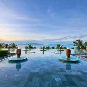 https://amiana-resort-and-villas.nhatrangbesthotels.com