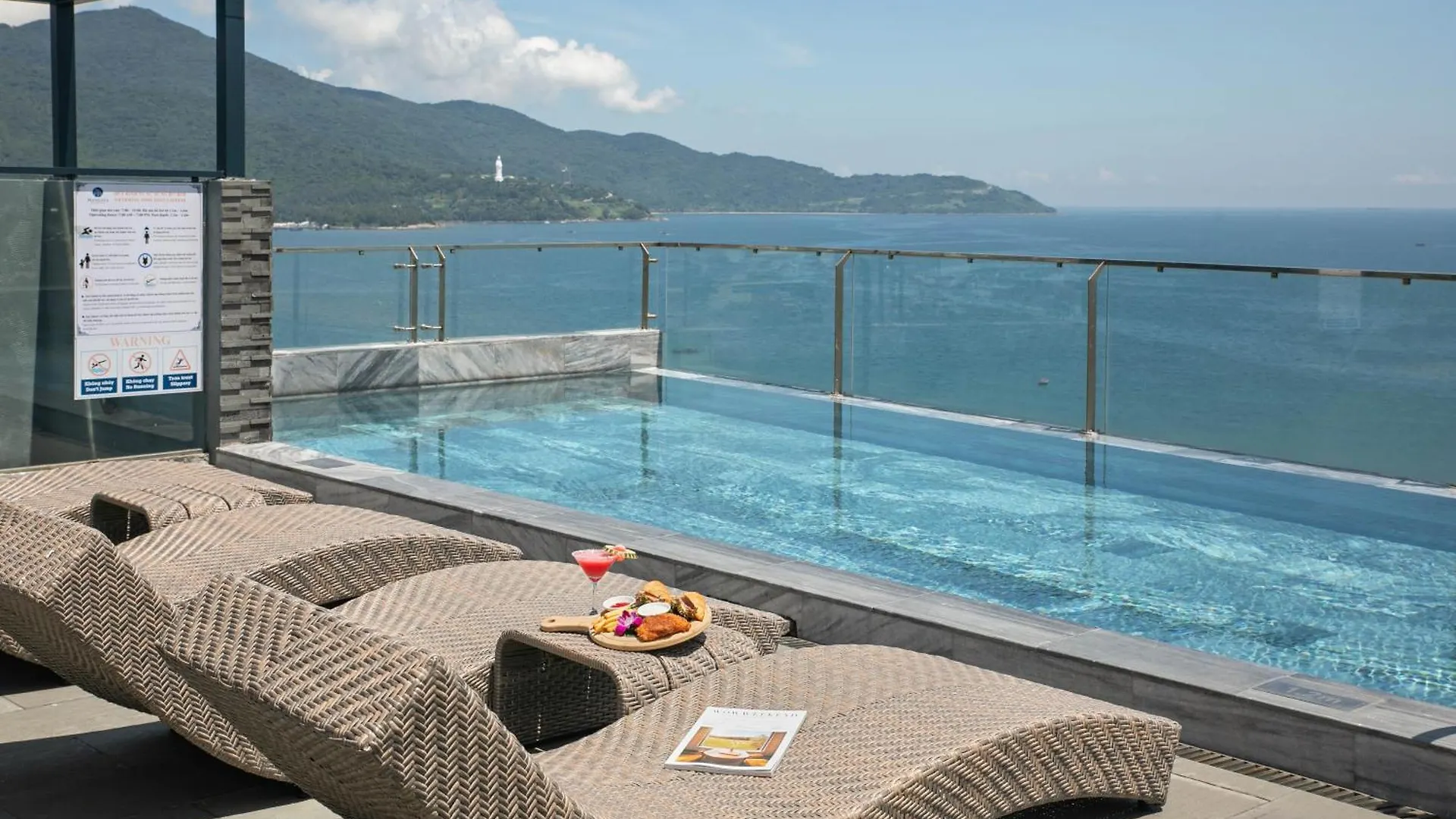****  Mangata Beachfront Hotel - Rooftop Bar Sea View Da Nang Vietnam